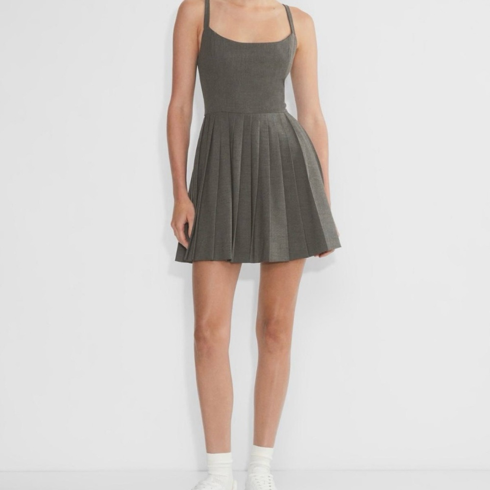 NWT. Aritzia Heather grey TRIX dress size 2 Sunday Best